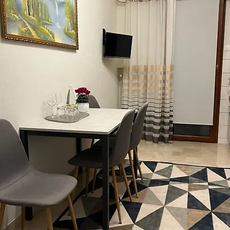 Апартаменты Stefany House *