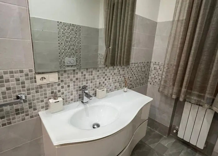 Stefany House Mestre